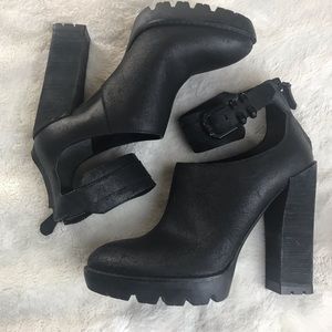 Kenneth Cole Boots
